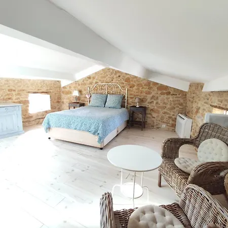 Provencale Proche Uzes